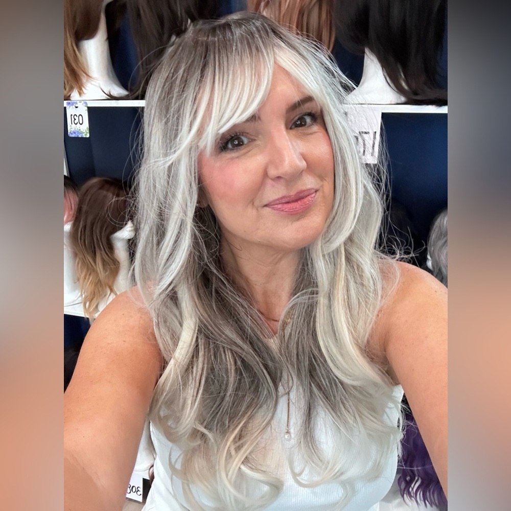 Elegant Silver Gray Women's Wig